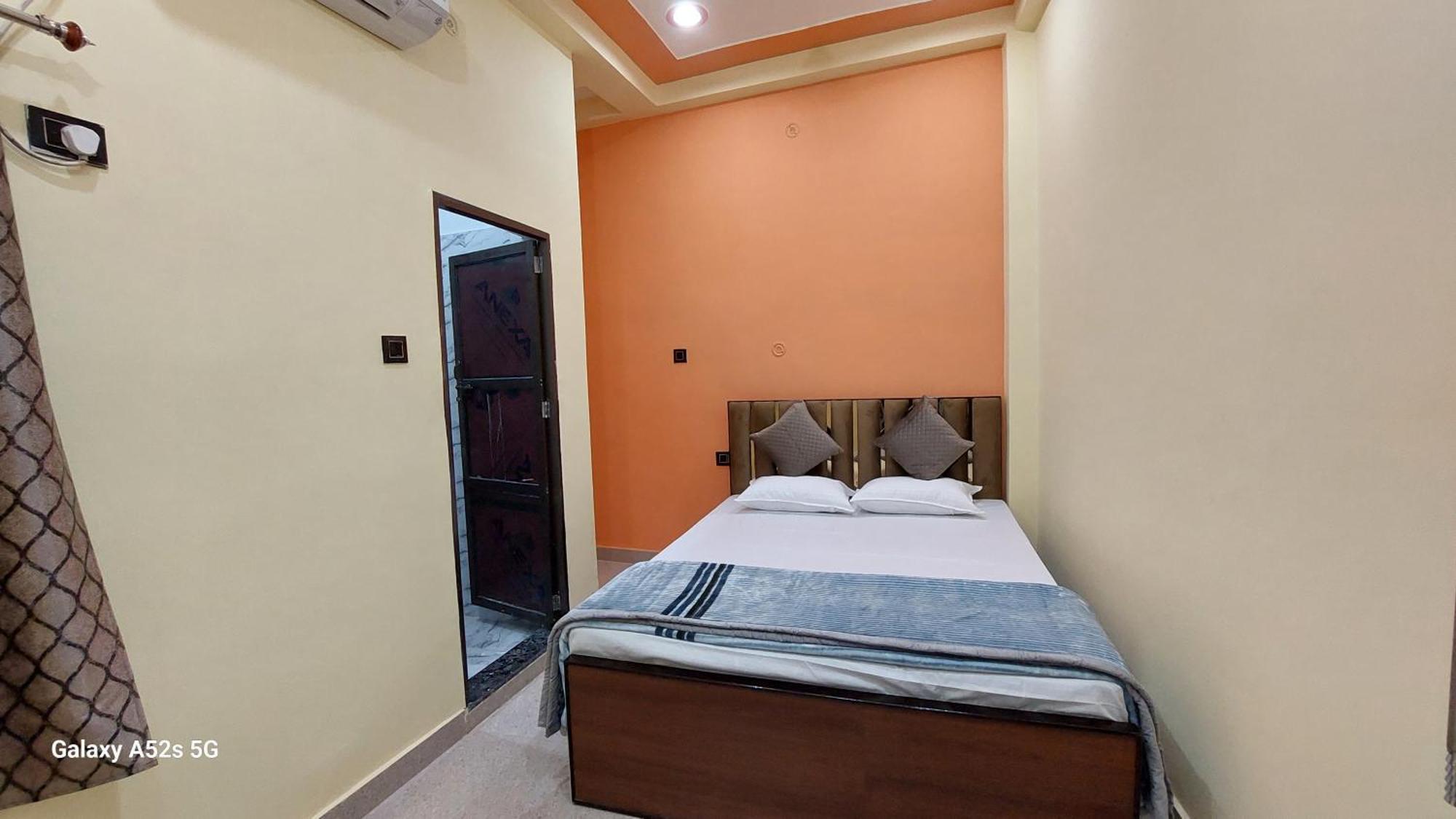 Narayani Paying Guest House Varanasi Esterno foto
