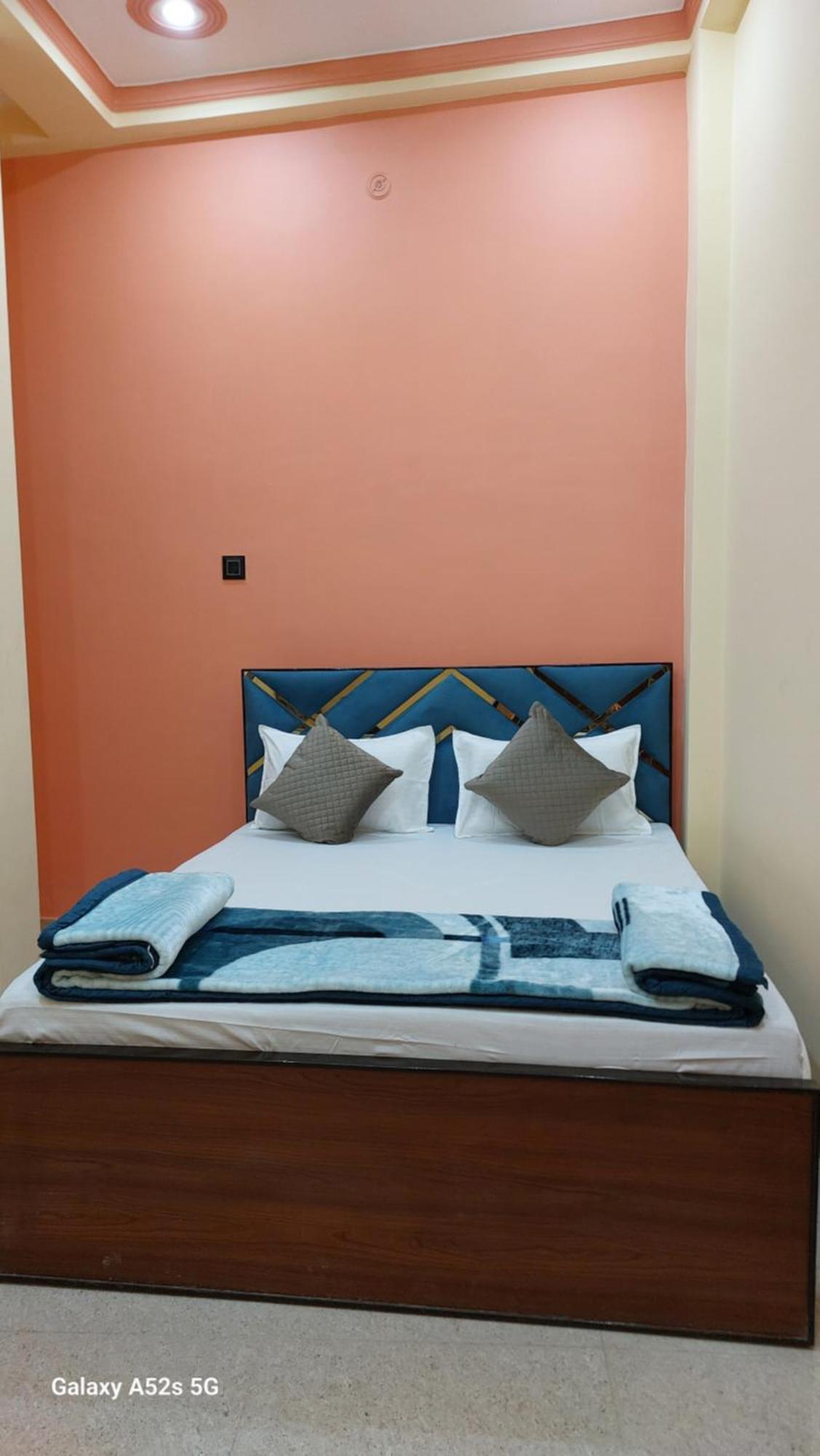 Narayani Paying Guest House Varanasi Esterno foto