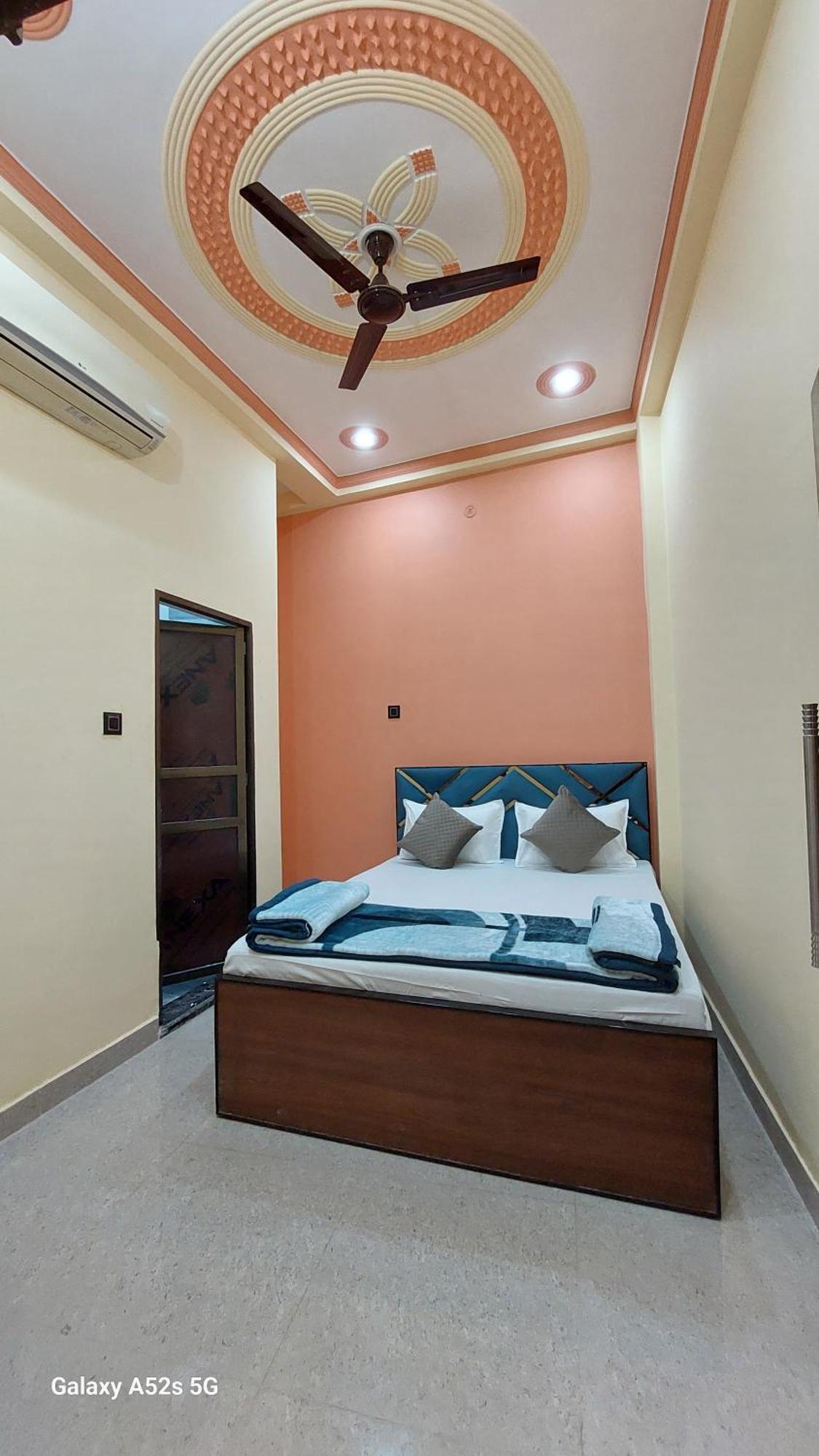 Narayani Paying Guest House Varanasi Esterno foto