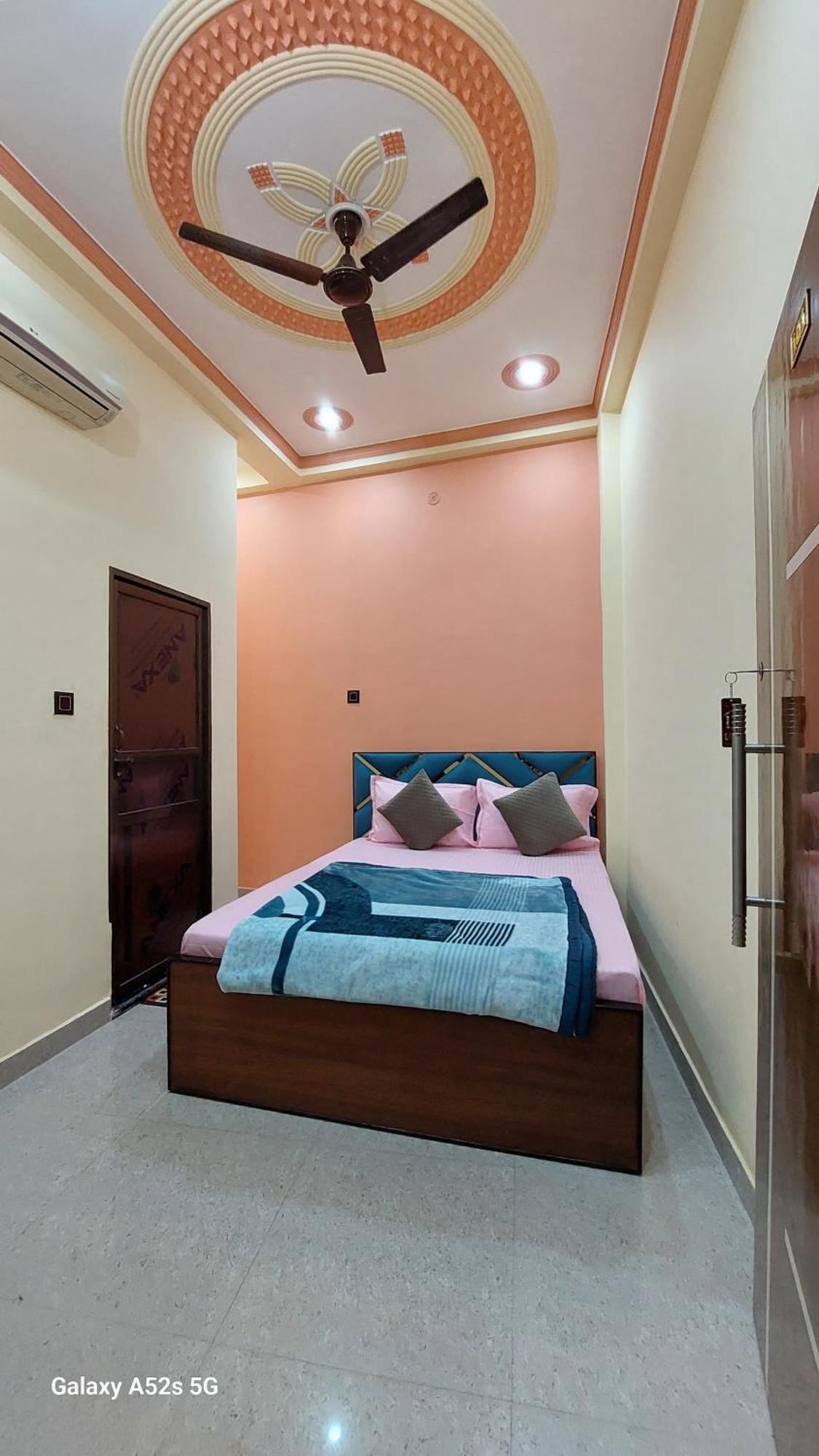 Narayani Paying Guest House Varanasi Esterno foto