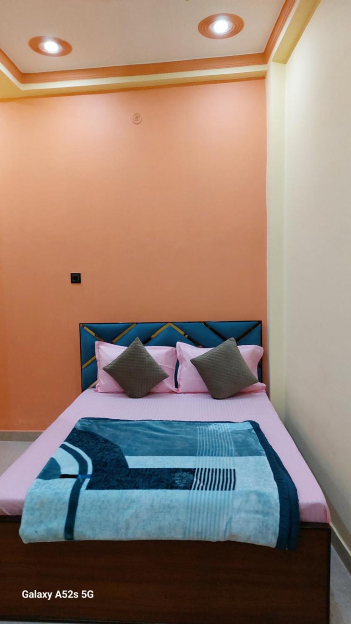 Narayani Paying Guest House Varanasi Esterno foto